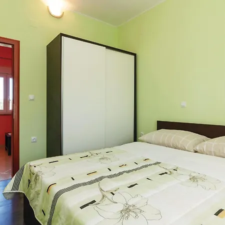 Cozy In Ribnica-krusevo With Kitchen Apartamento Anić